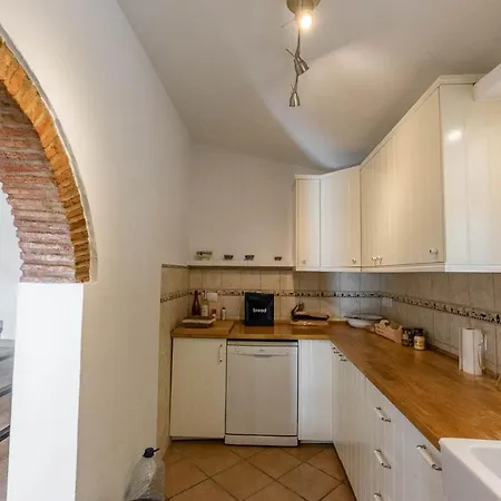 Casa Silencio فيلة