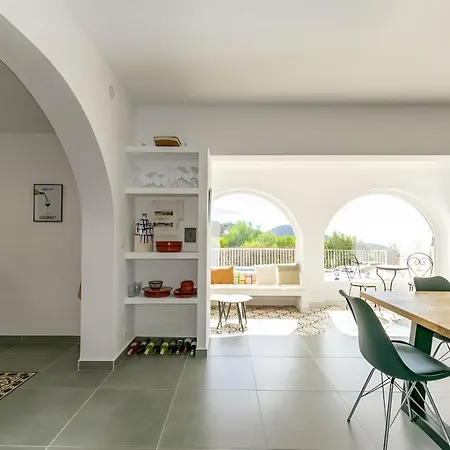 فيلة Casa Silencio